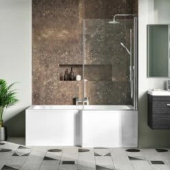 Drench Polished Chrome Hinged L-Shaped Bath Screen With Fixed Return - 1400 X 825mm -Drench Store drench 1700 amourcast l shaped bath hinged screen fixed return lifestyle2