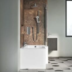 Drench Polished Chrome Hinged L-Shaped Bath Screen With Fixed Return - 1400 X 825mm -Drench Store drench 1700 amourcast l shaped bath hinged screen fixed return lifestyle3